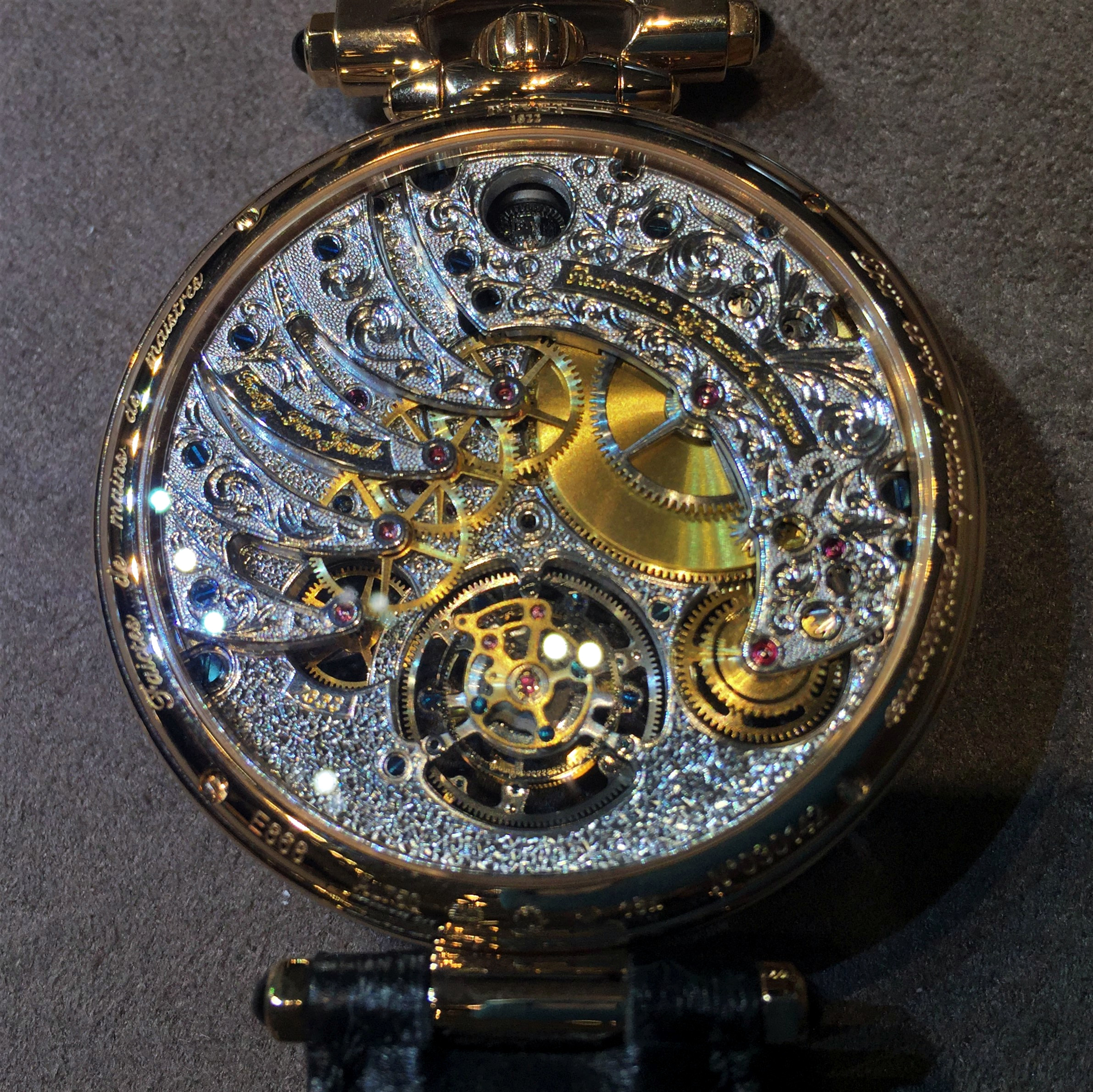 Virtuoso VIII: Virtuoso VIII T10GD001 caseback