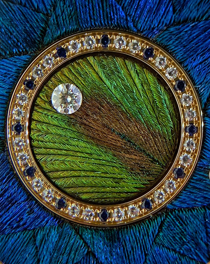 Divas' Dream Dischi feather marquetry dial macro