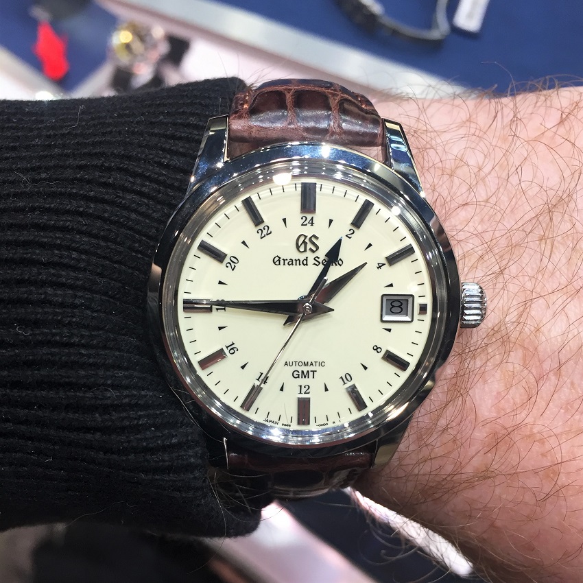 SBGM221 wrist shot