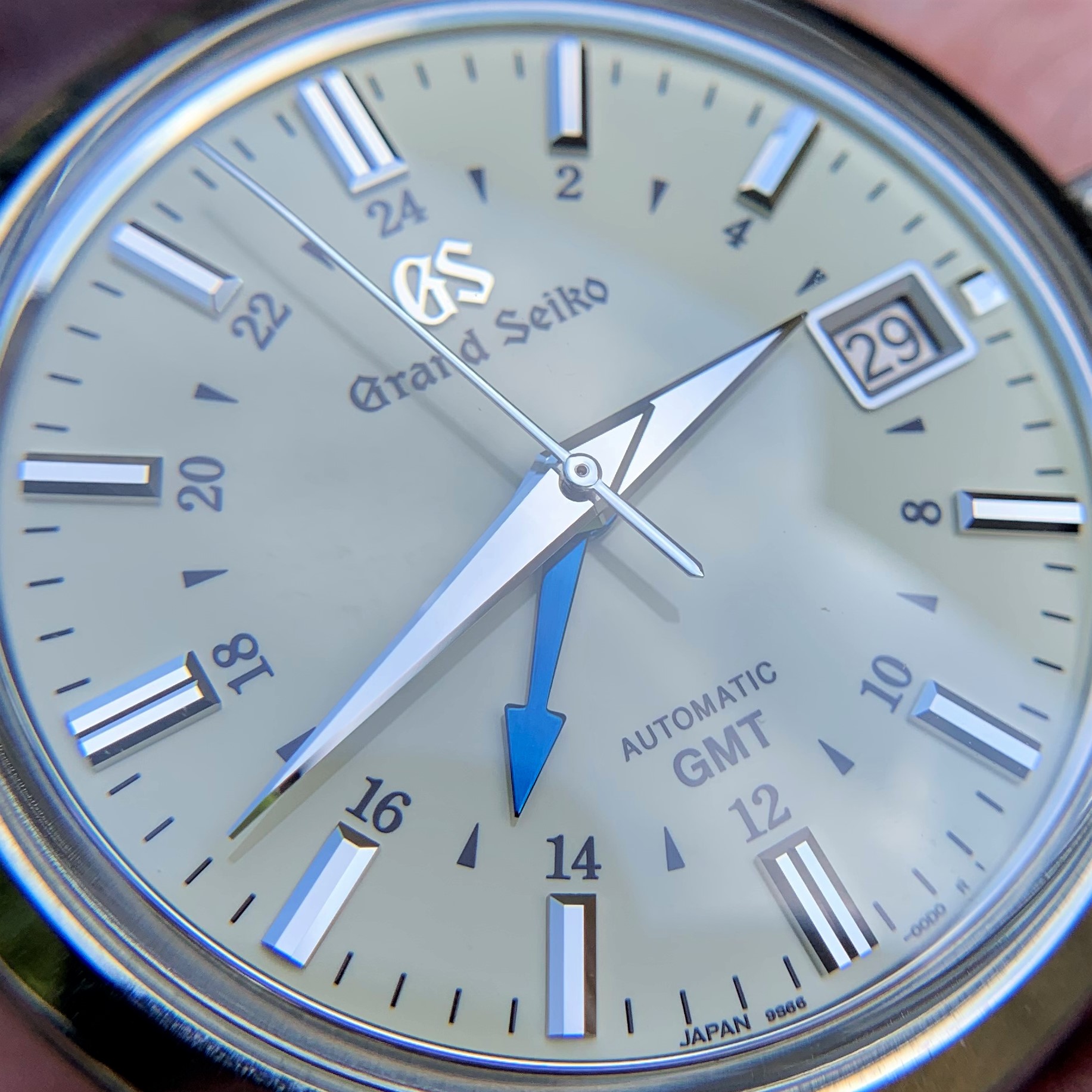 grand seiko elegance sbgm221