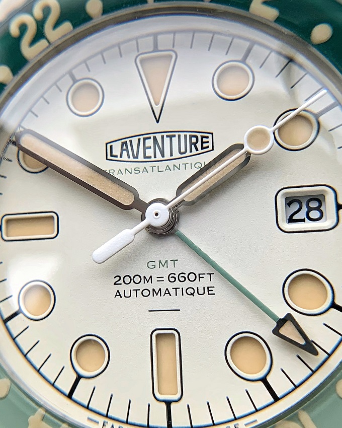 laventure transatlantique gmt dial macro