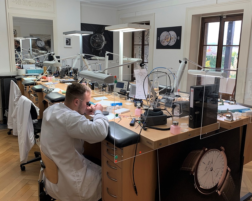 Watchmakers bench