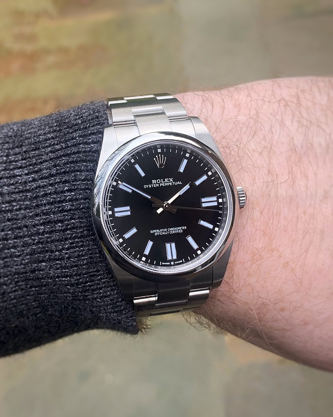 Rolex Oyster Perpetual 41 black wristshot