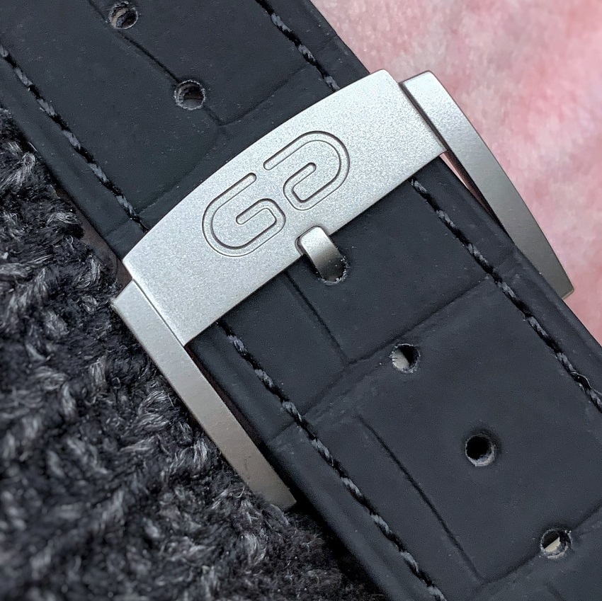 Gerald Genta logo on pin buckle