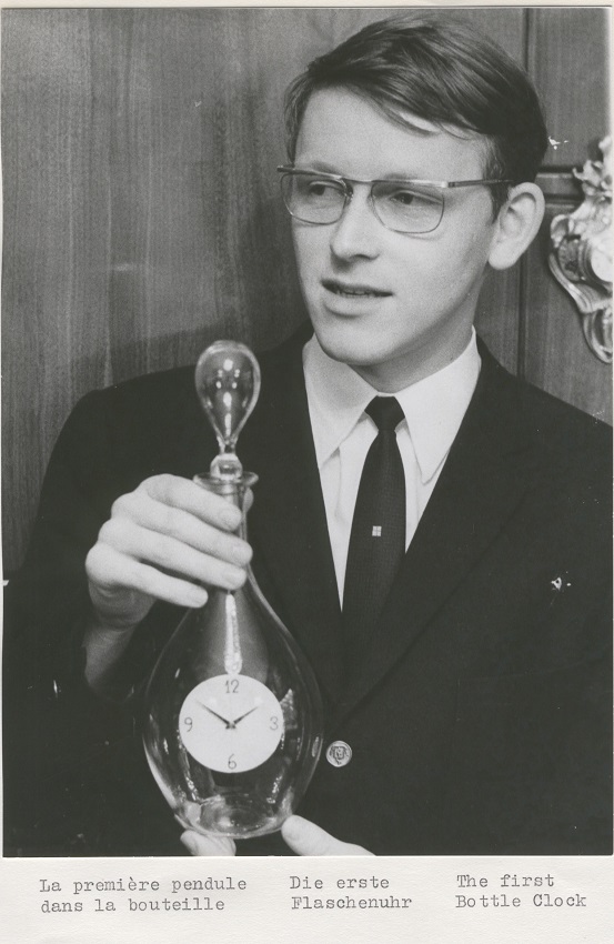 Svend Andersen and his bottle clock