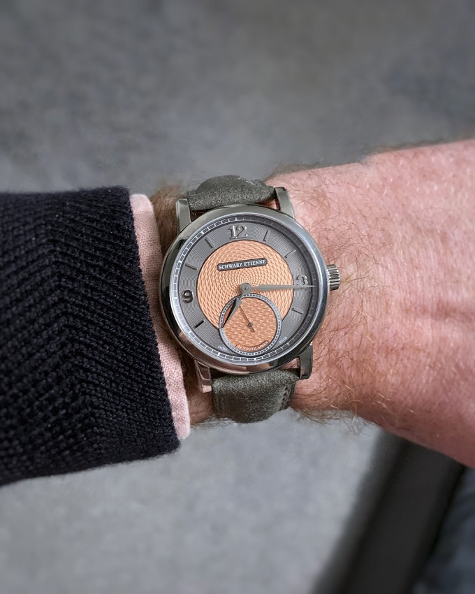 Schwarz Etienne Kari Voutilainen The Limited Edition Roma Synergy Terracotta wrist shot