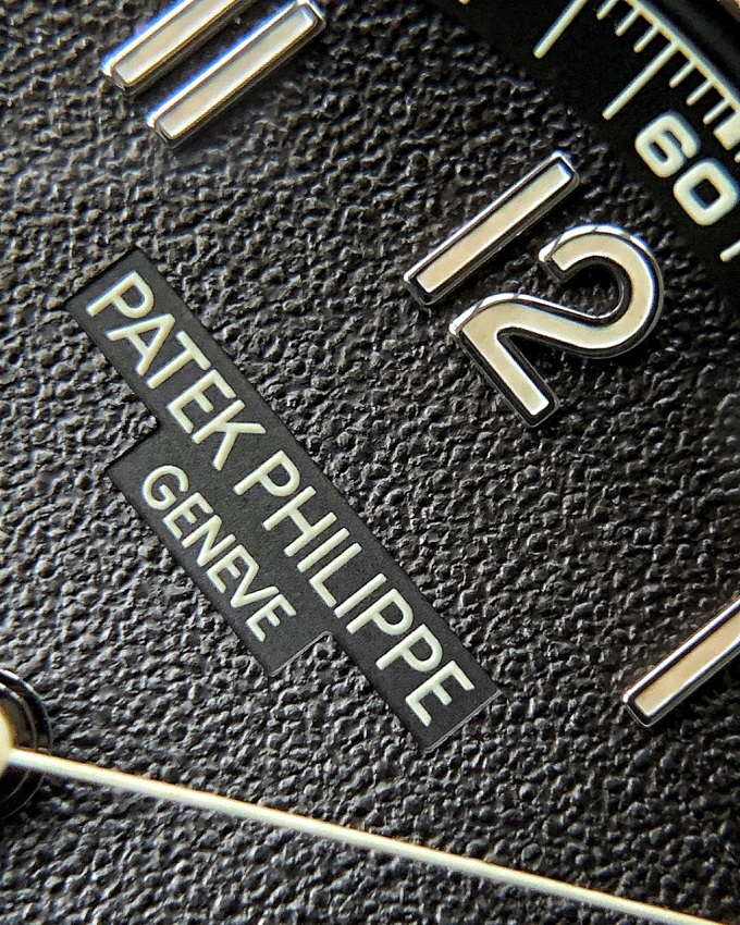 Calatrava 5226G dial macro