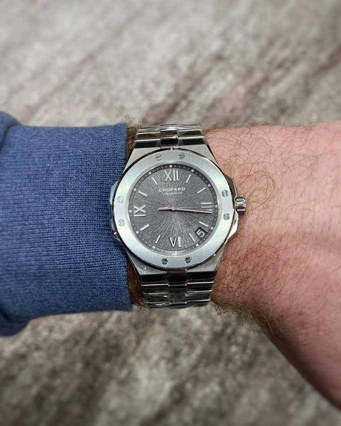 Alpine Eagle 41mm Lucent steel grey dial