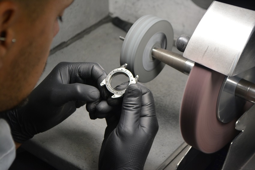 Apiar Case Polishing